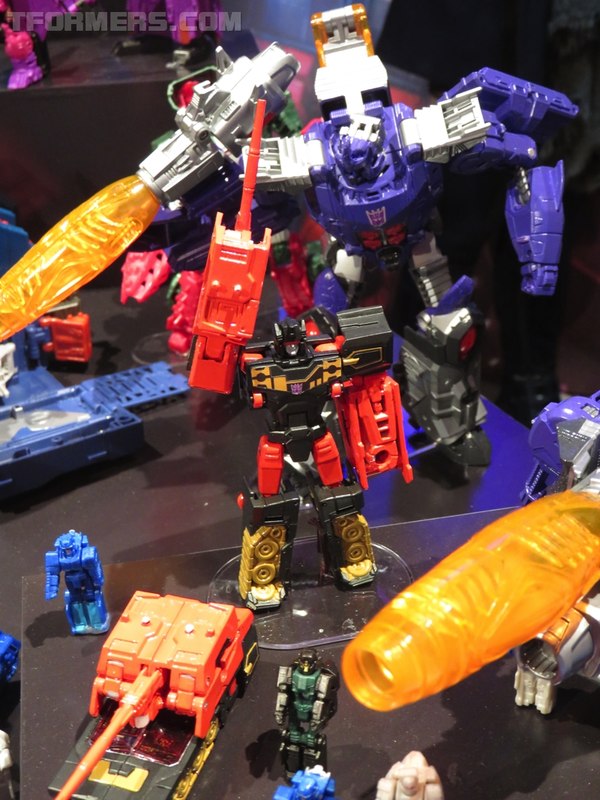 Toy Fair 2016 Transformers Hasbro Showrrom  (8 of 55)